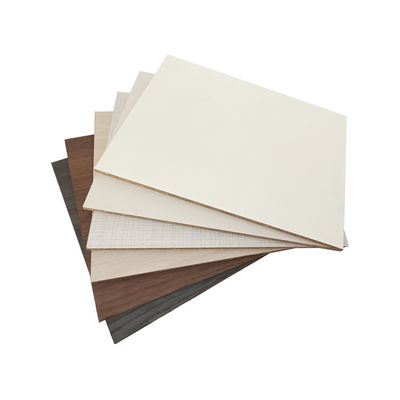 밀도 680-830KG/M3 2-25mm 1220*2440mm MDF 메라민 필름 시트 실내 장식용