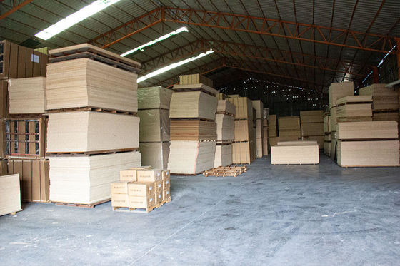 FIRST-CLASS Mdf 보드 가격 / Mdf 등급 FIRST-CLASS / 배경 6mm / 9mm / 12mm / 18mm